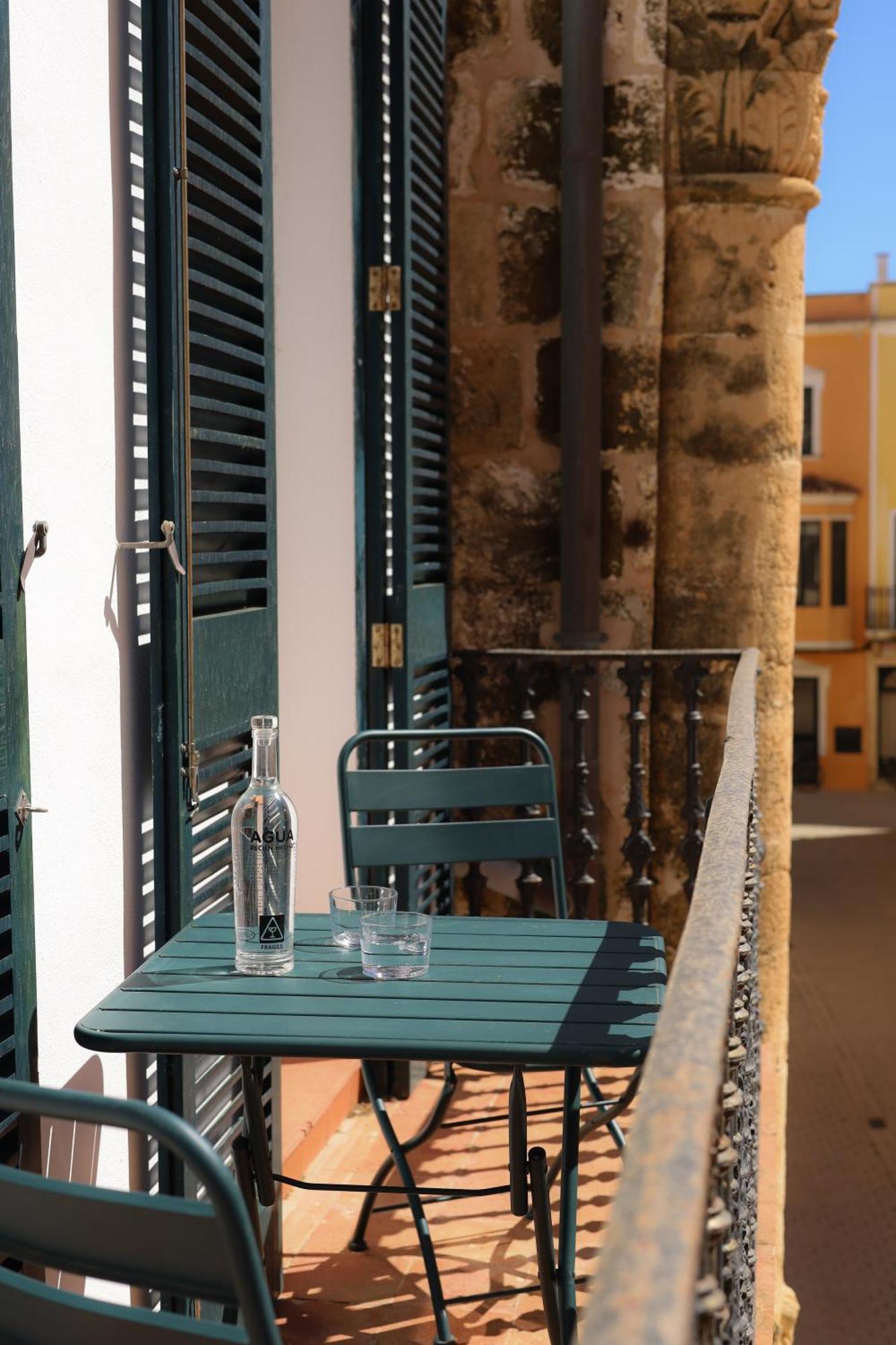 Fragile Hotel Ciutadella  Buitenkant foto